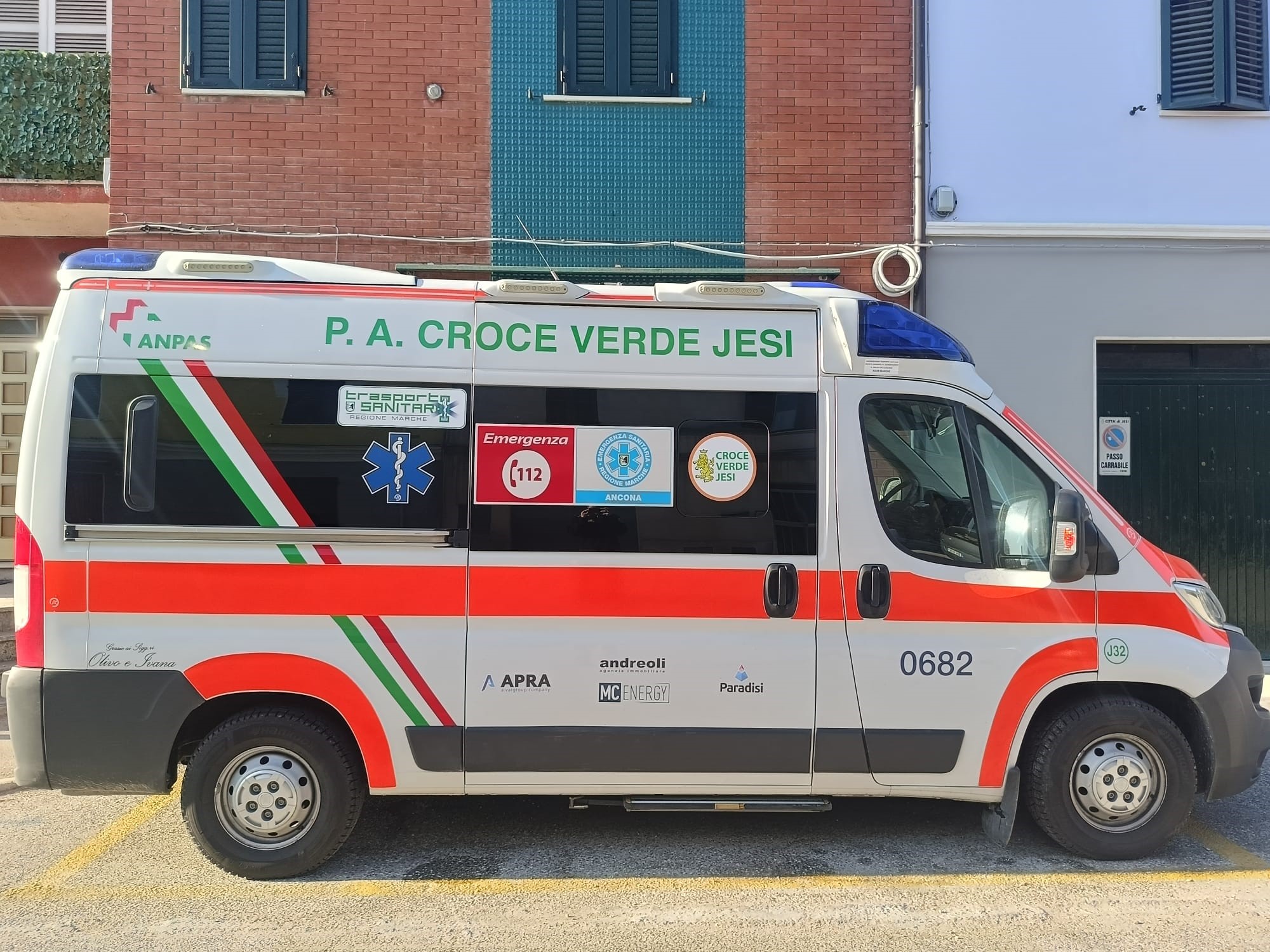 Paradisi contribuisce all’acquisto di una nuova ambulanza per Croce Verde di Jesi